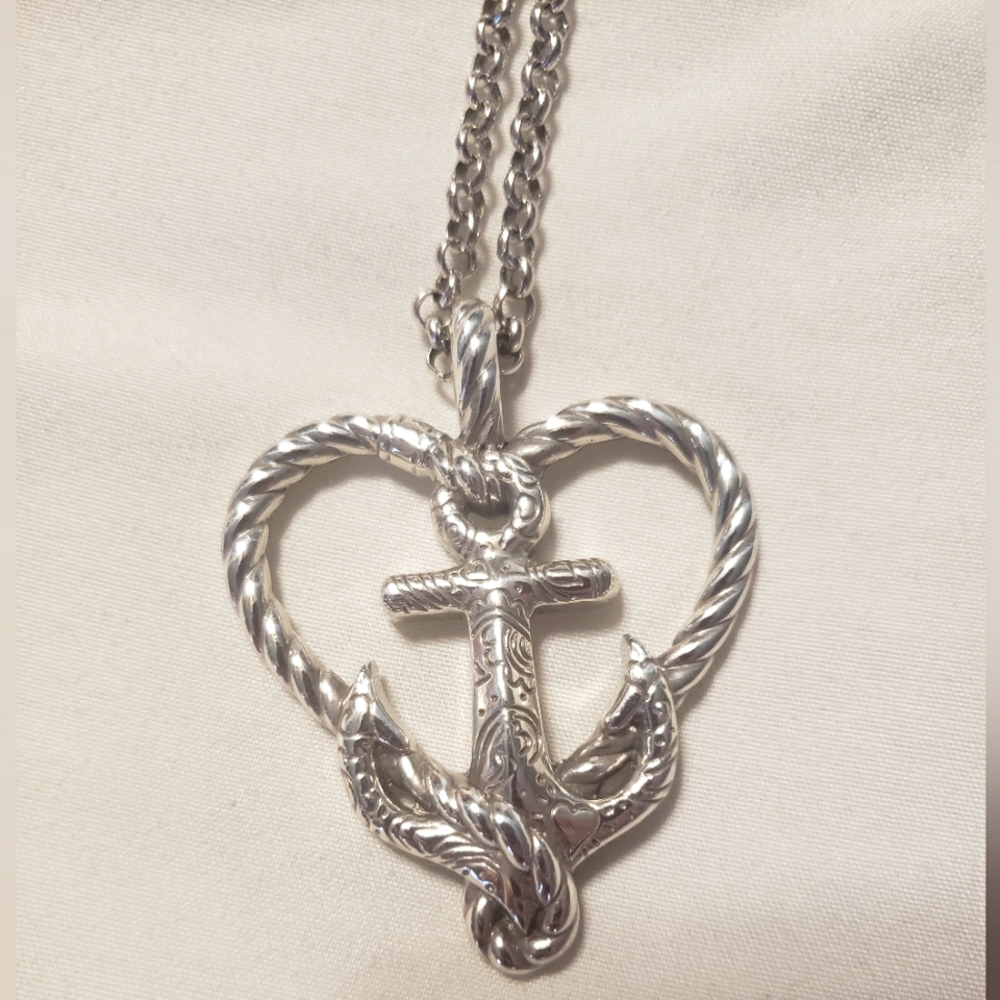 Gently USED Vintage Silvertone Brighton Seas the Day Heart Necklace - Picture 2 of 6